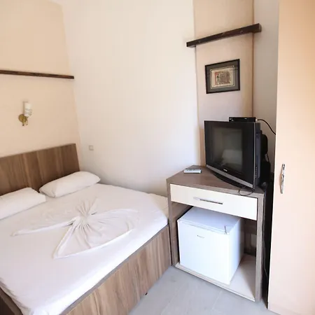 Hotell Malvina Golem (Tirana)